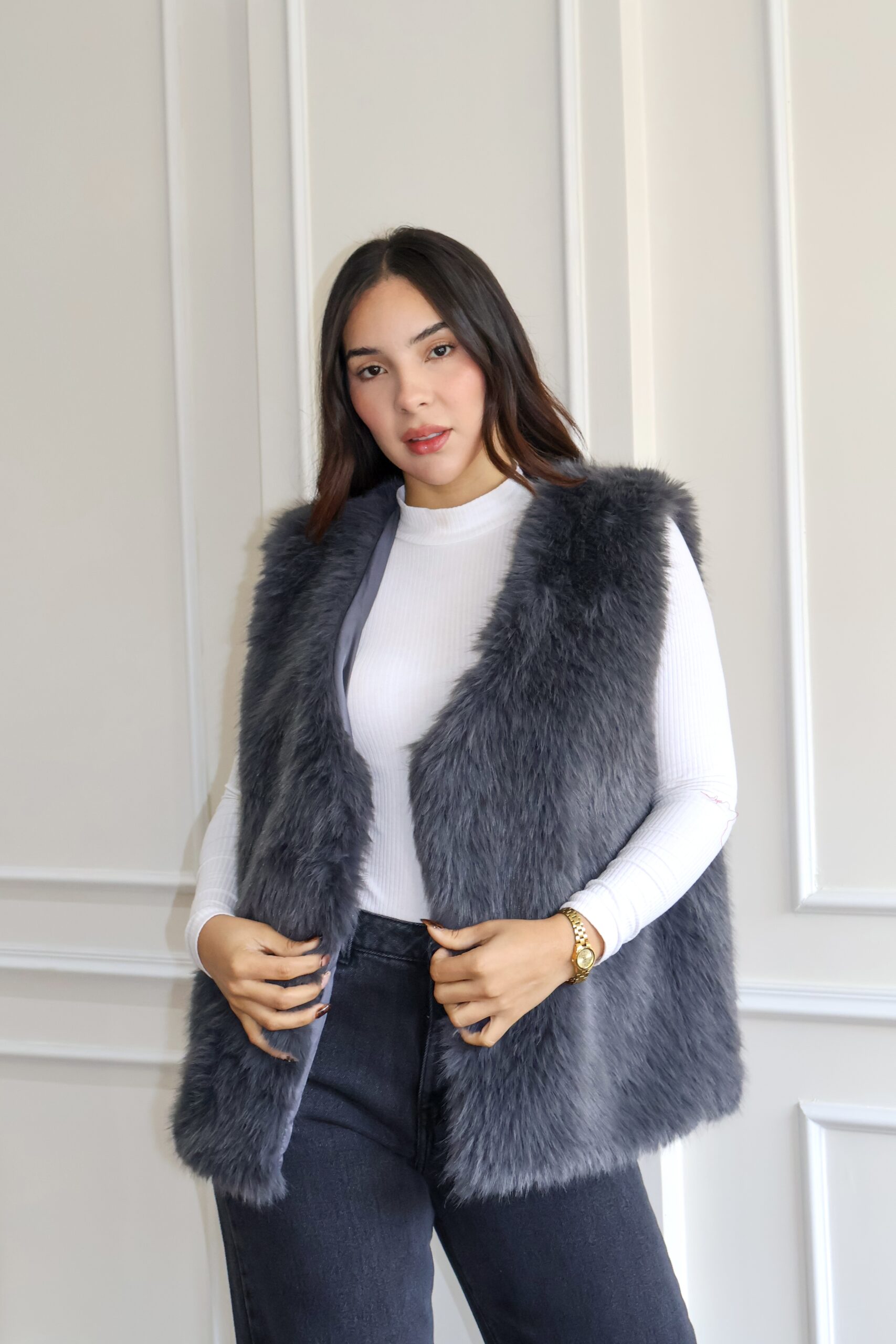 Chaleco efecto pelo gris