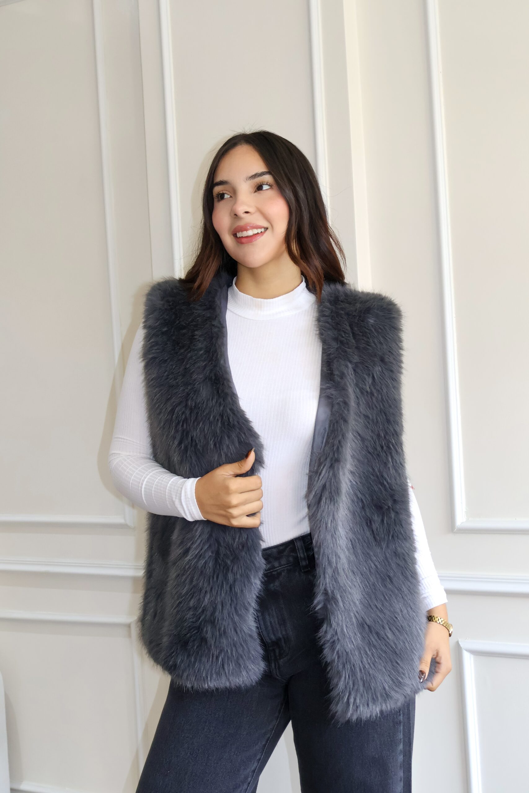 Chaleco efecto pelo gris - Imagen 2