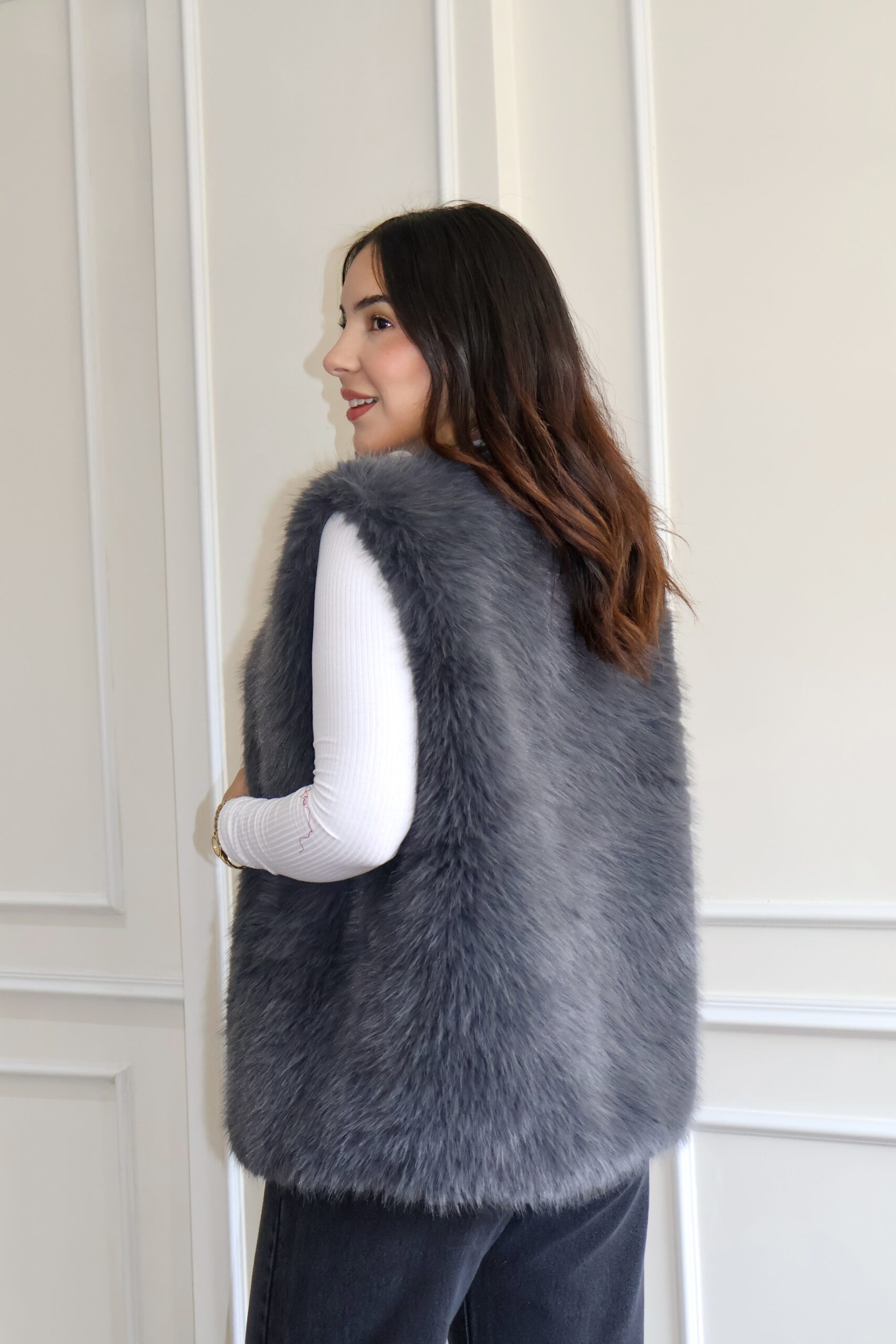 Chaleco efecto pelo gris - Imagen 3